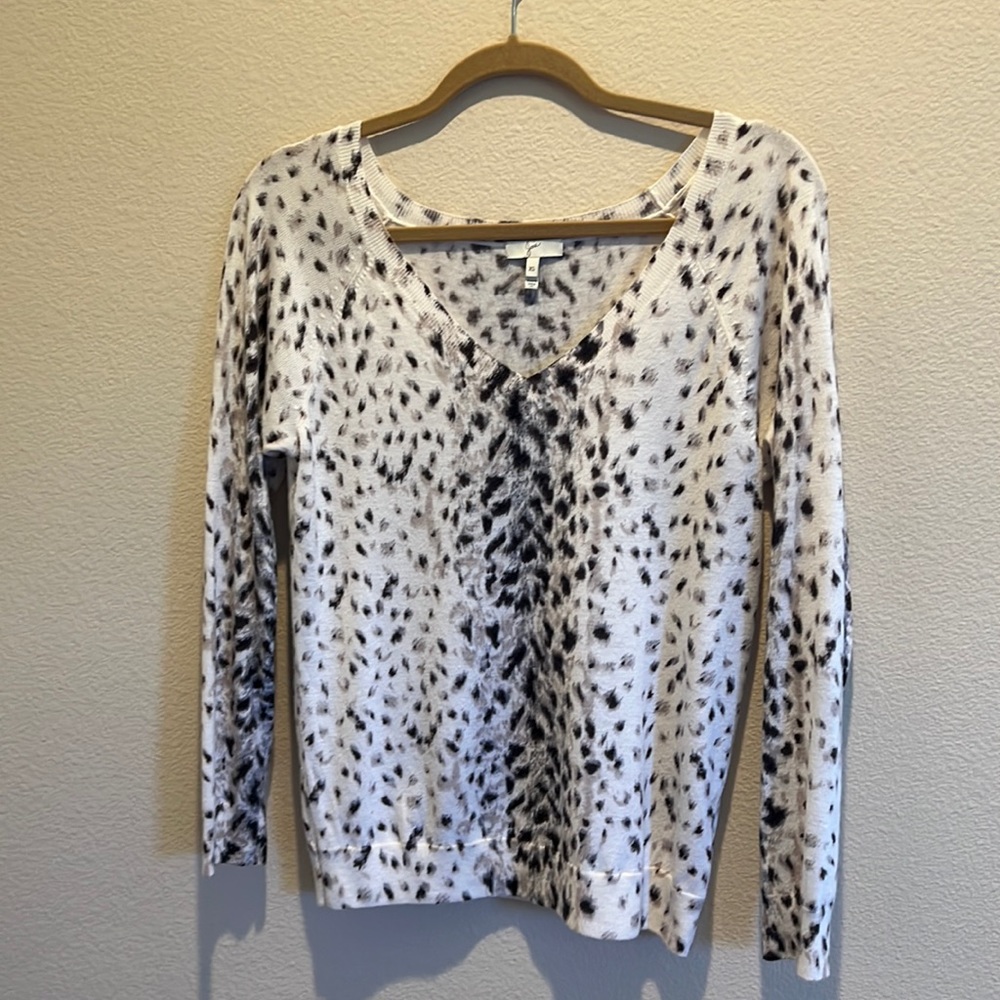 Very soft, beautiful Joie animal print sweater